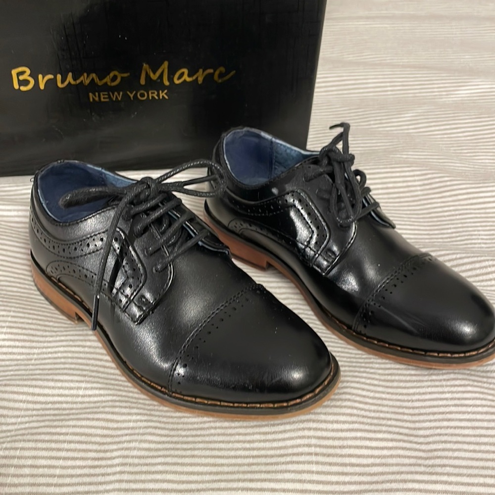 Boys dress shoes . Italian Italian leather fancy shoes size 10